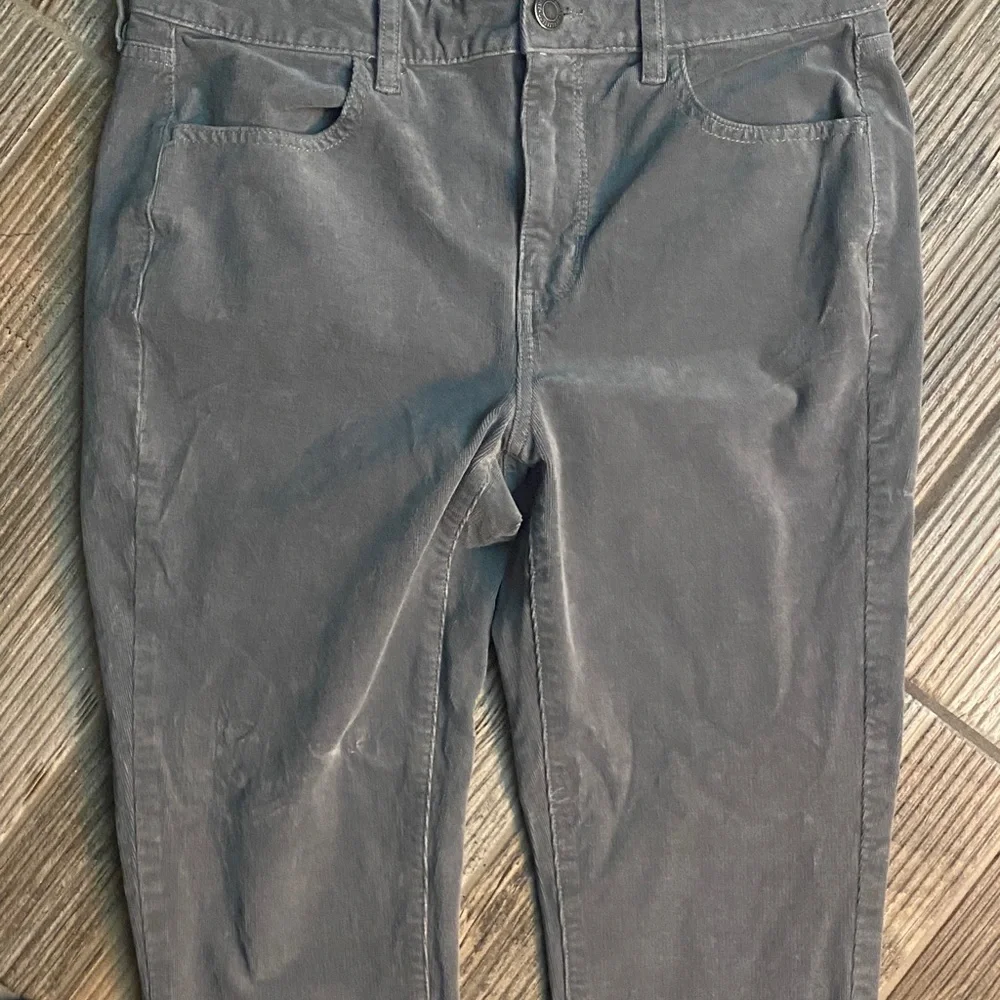 American Eagle Outfitters chic charcoal